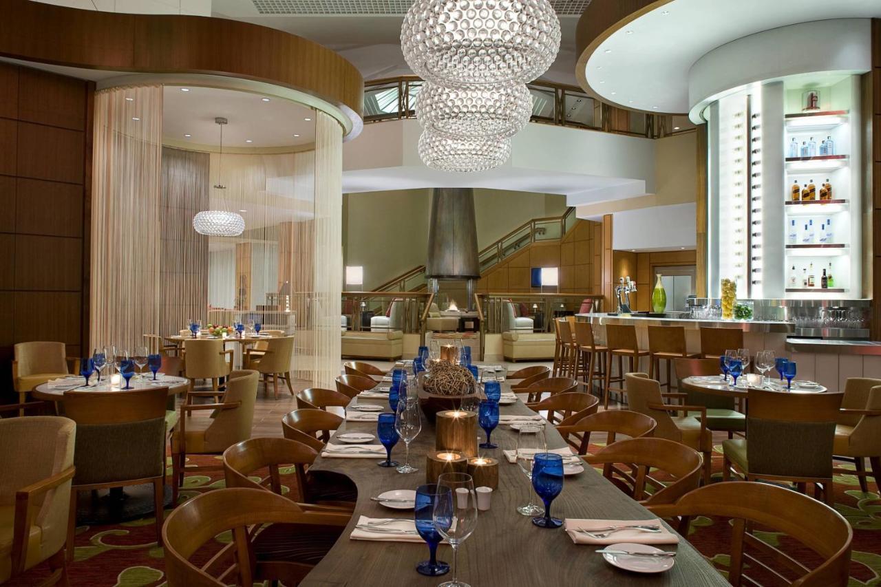 Marriott Downtown At Cf Toronto Eaton Centre Hotel Екстериор снимка