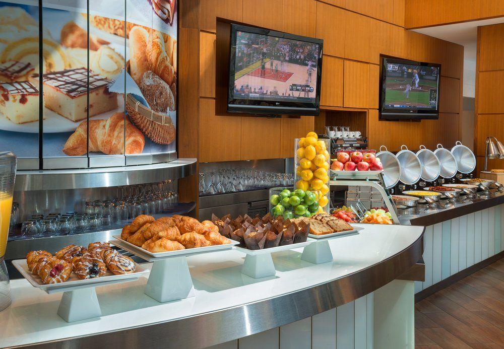 Marriott Downtown At Cf Toronto Eaton Centre Hotel Екстериор снимка
