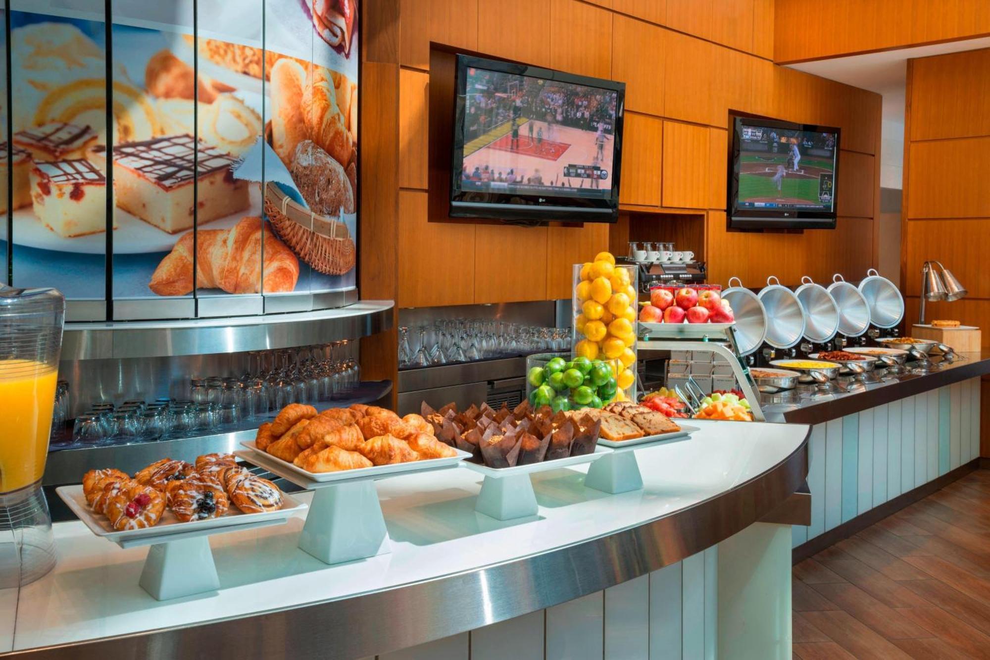 Marriott Downtown At Cf Toronto Eaton Centre Hotel Екстериор снимка