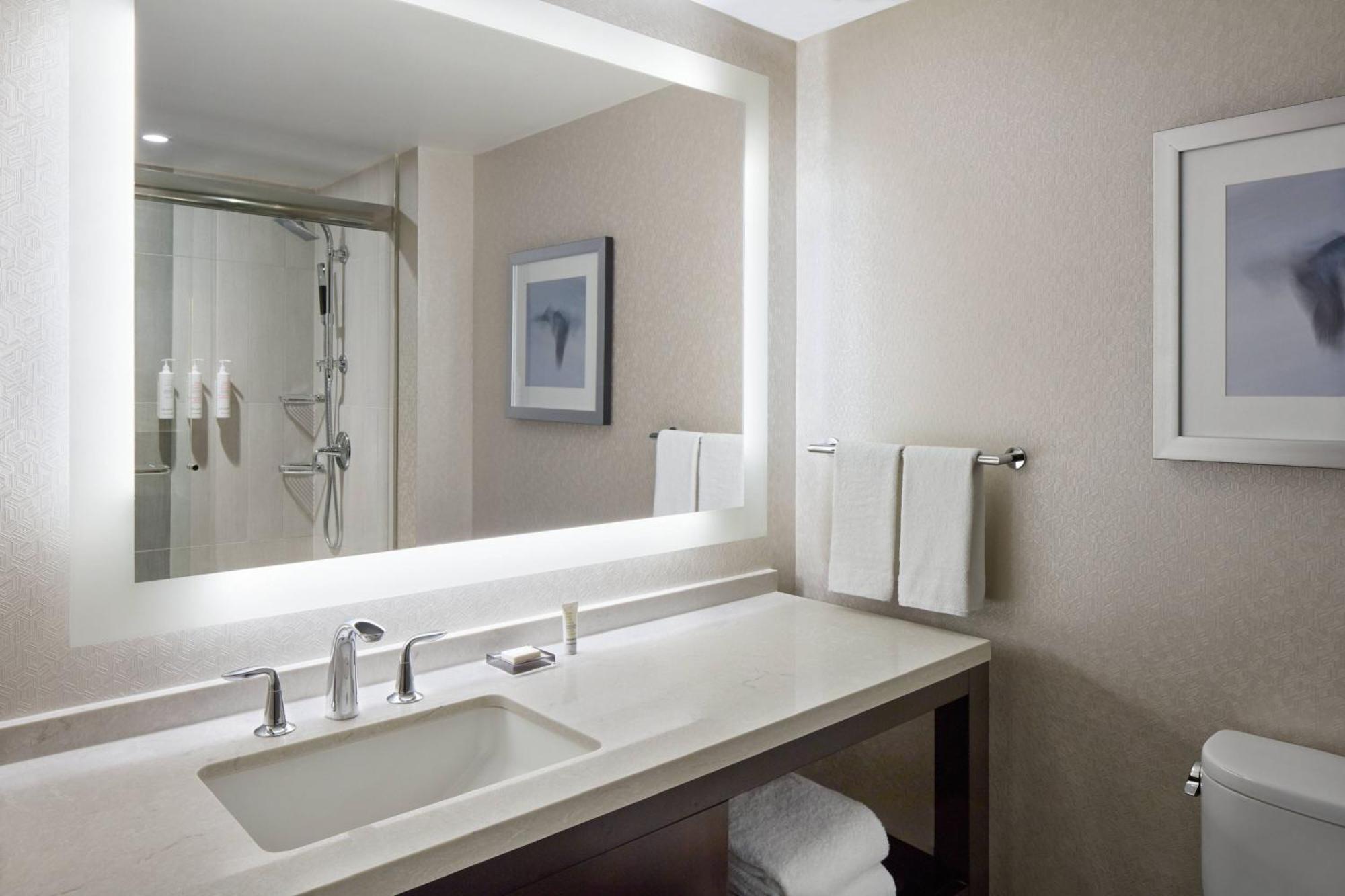 Marriott Downtown At Cf Toronto Eaton Centre Hotel Екстериор снимка