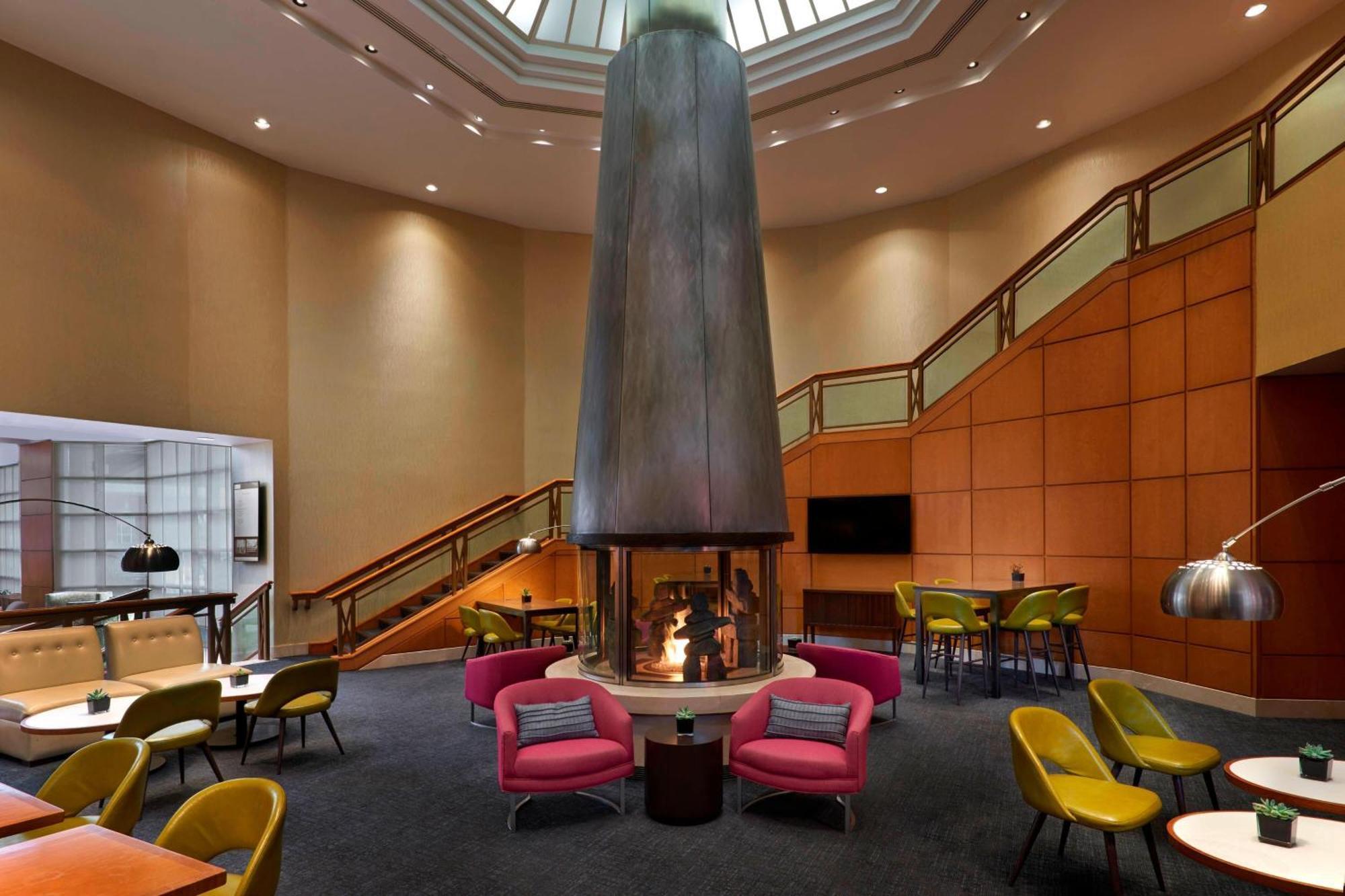 Marriott Downtown At Cf Toronto Eaton Centre Hotel Екстериор снимка