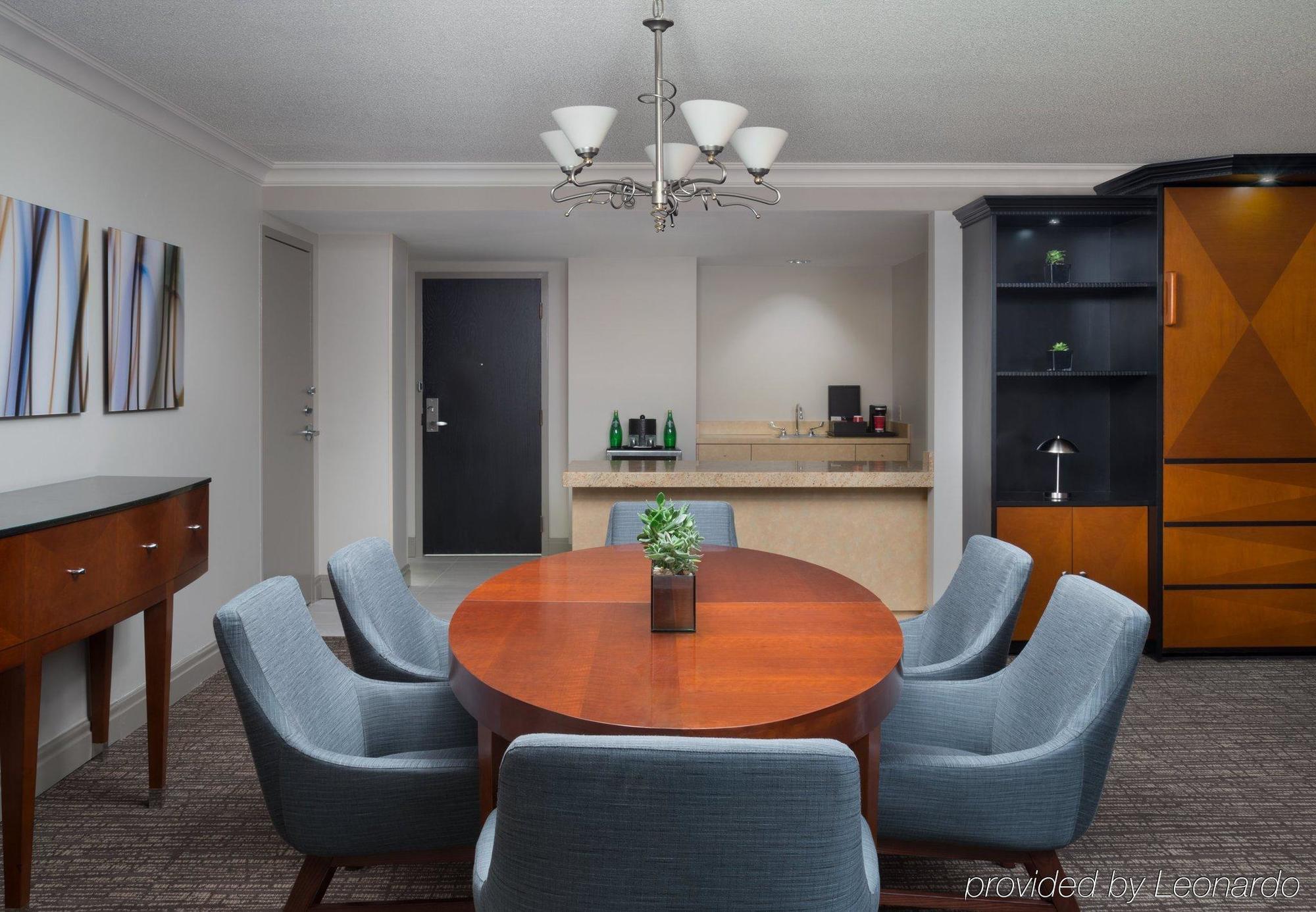 Marriott Downtown At Cf Toronto Eaton Centre Hotel Екстериор снимка