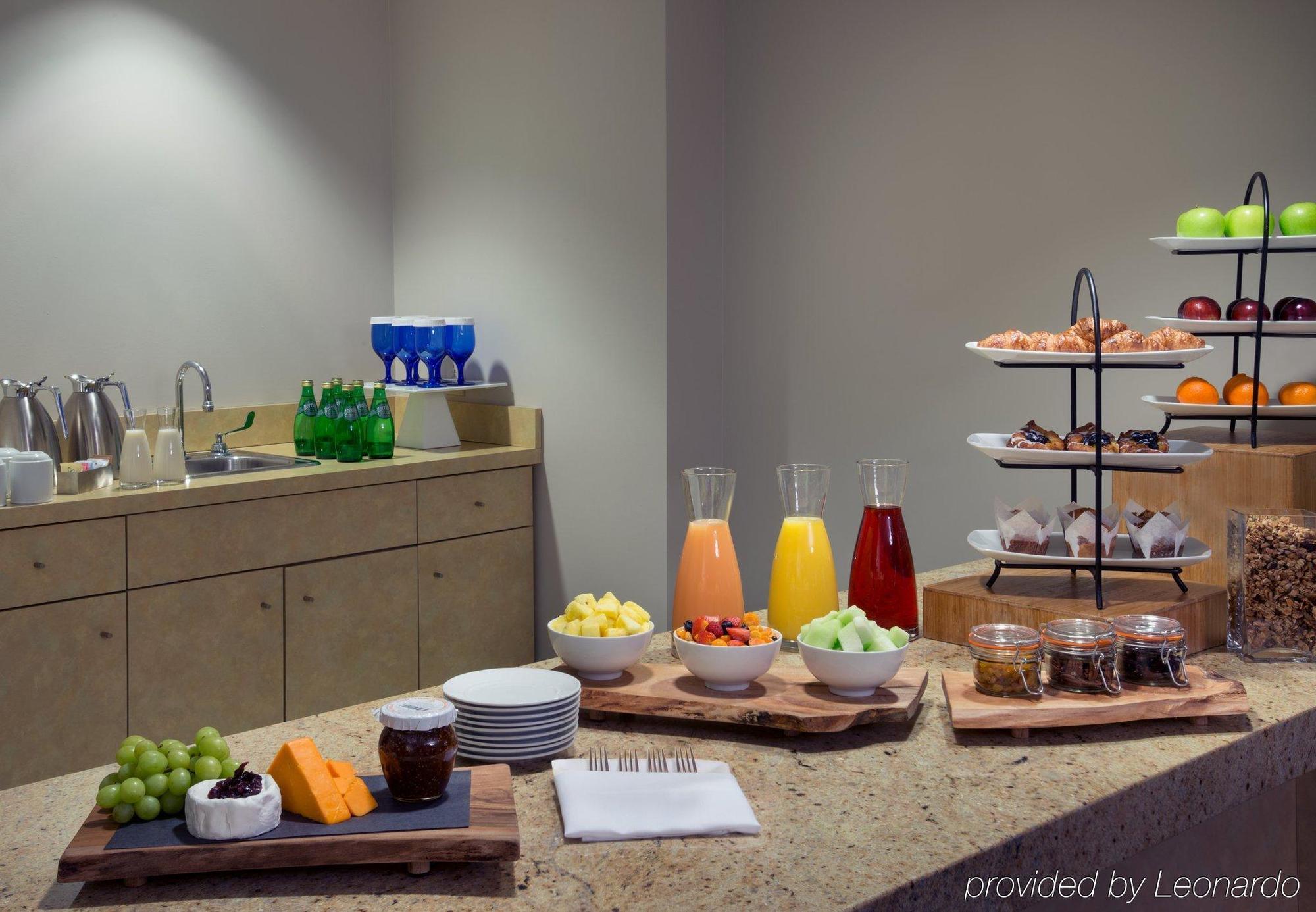 Marriott Downtown At Cf Toronto Eaton Centre Hotel Екстериор снимка