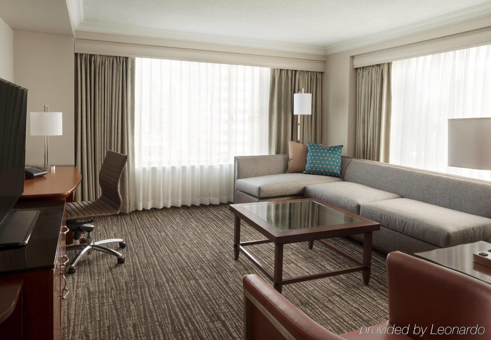 Marriott Downtown At Cf Toronto Eaton Centre Hotel Екстериор снимка